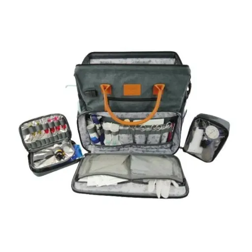 Sac médical De Boisy – Malette médicale en tissu recyclé certifié GRS, lavable, résistant et déperlant - Dimensions : L. 40 x l. 34 x H. 35 cm  Poids : 2.1 kg  Charge supportée : 6 kg 
